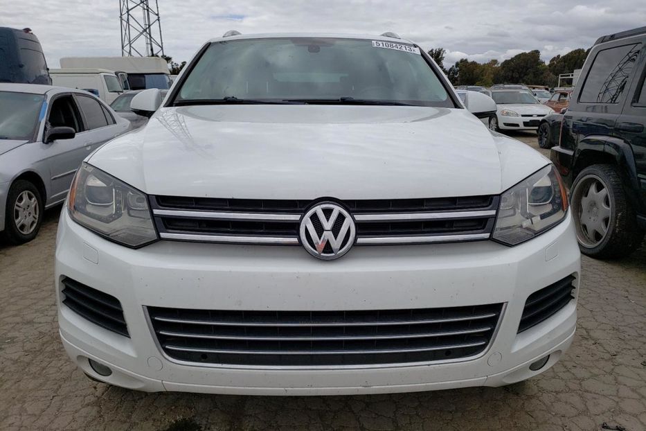 Продам Volkswagen Touareg 2014 года в Киеве