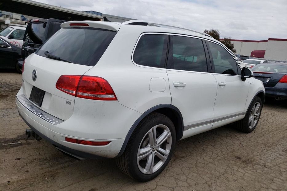 Продам Volkswagen Touareg 2014 года в Киеве