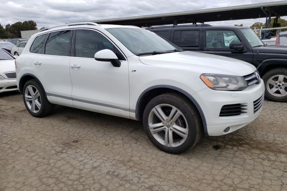 Продам Volkswagen Touareg 2014 года в Киеве