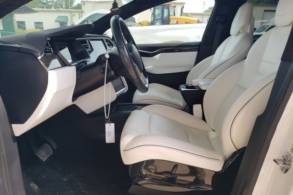 Продам Tesla Model X 2015 года в Луцке