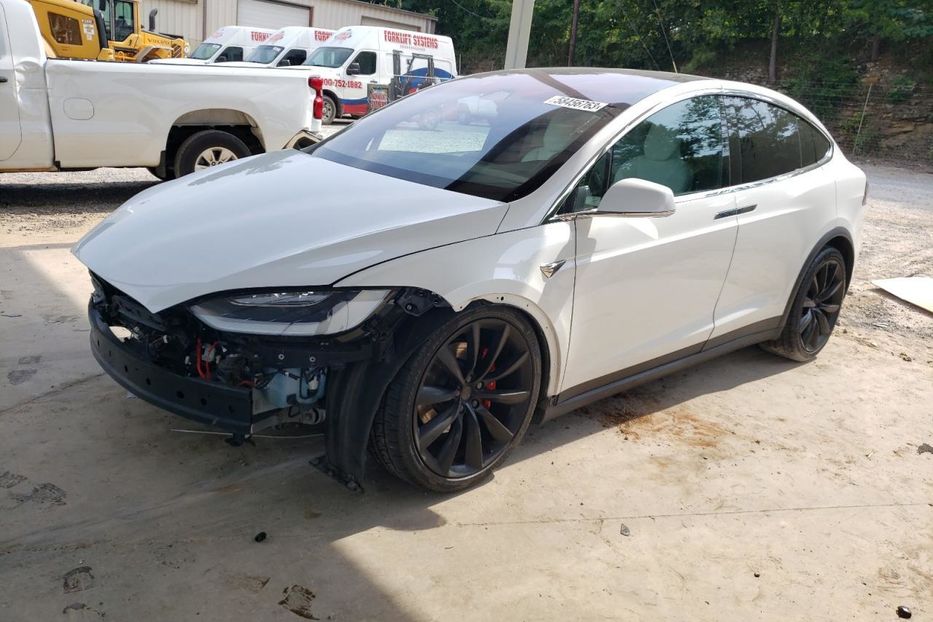 Продам Tesla Model X 2015 года в Луцке