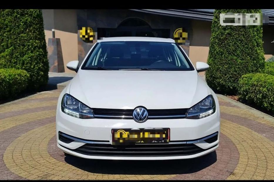 Продам Volkswagen Golf VII 1,8TSI 2018 года в Львове