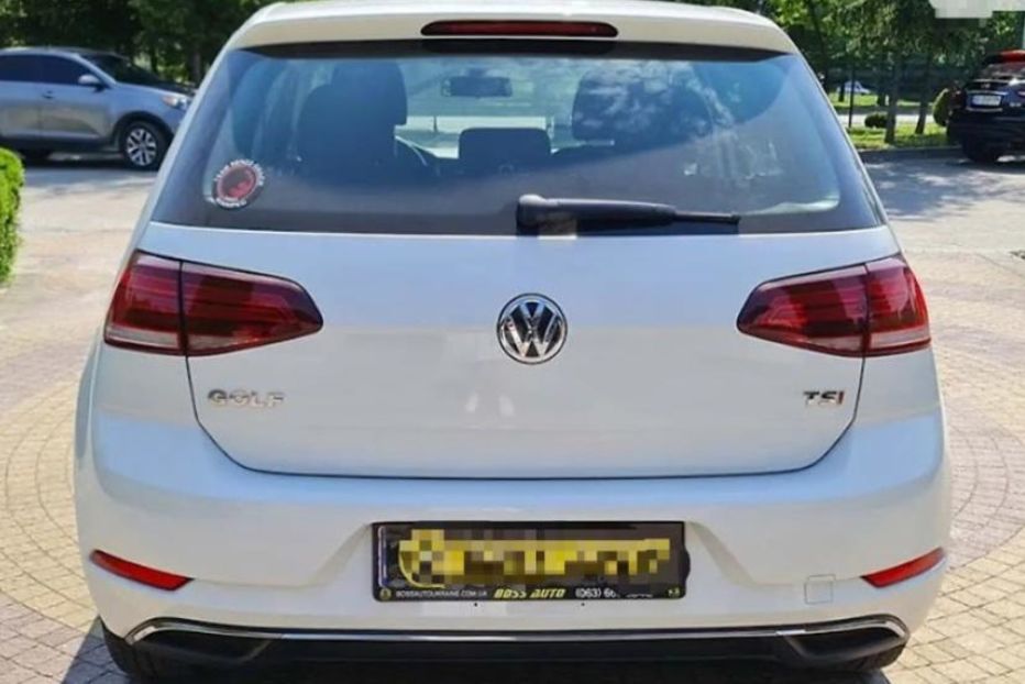 Продам Volkswagen Golf VII 1,8TSI 2018 года в Львове