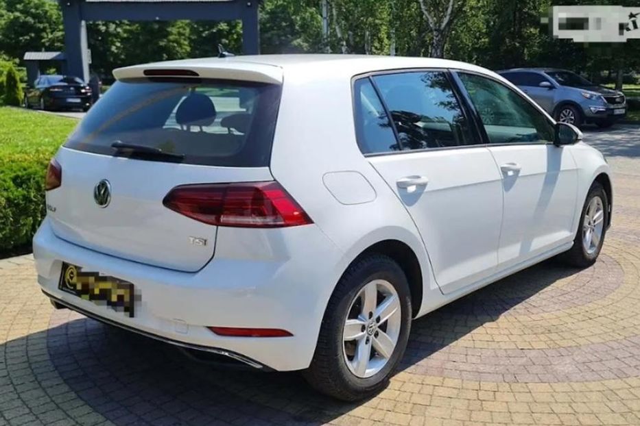 Продам Volkswagen Golf VII 1,8TSI 2018 года в Львове