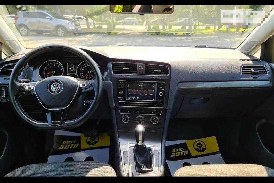 Продам Volkswagen Golf VII 1,8TSI 2018 года в Львове