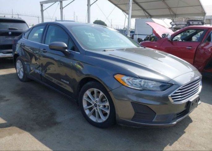 Продам Ford Fusion  Hybrid SE 2019 года в Киеве