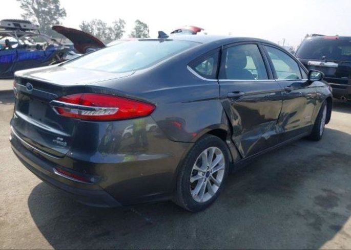 Продам Ford Fusion  Hybrid SE 2019 года в Киеве