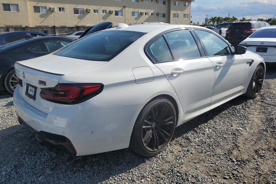 Продам BMW M5 2022 года в Киеве