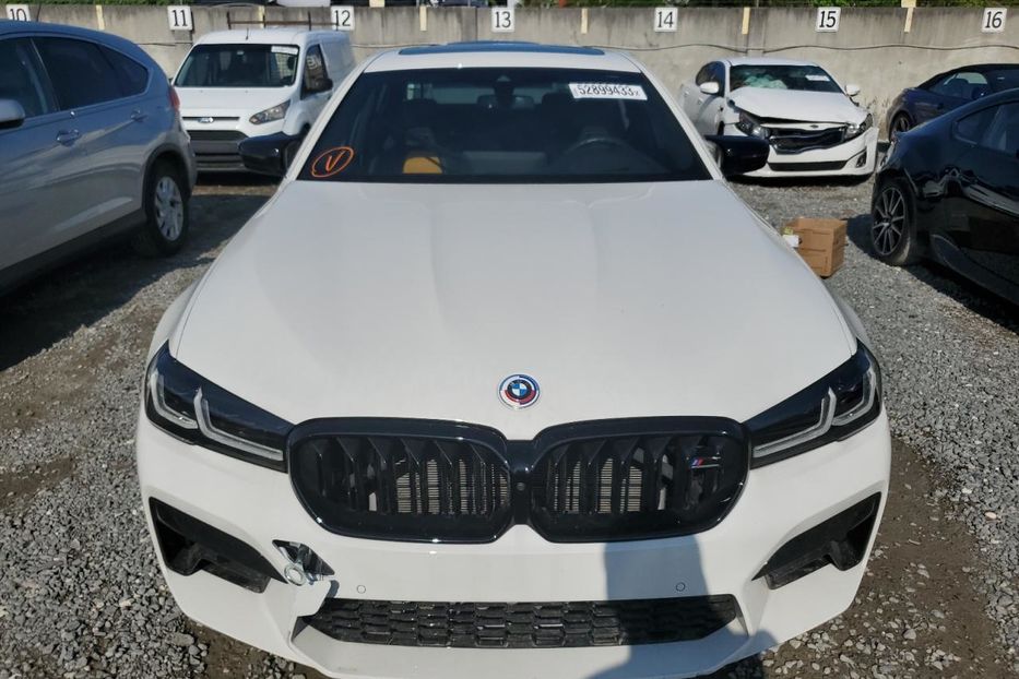 Продам BMW M5 2022 года в Киеве