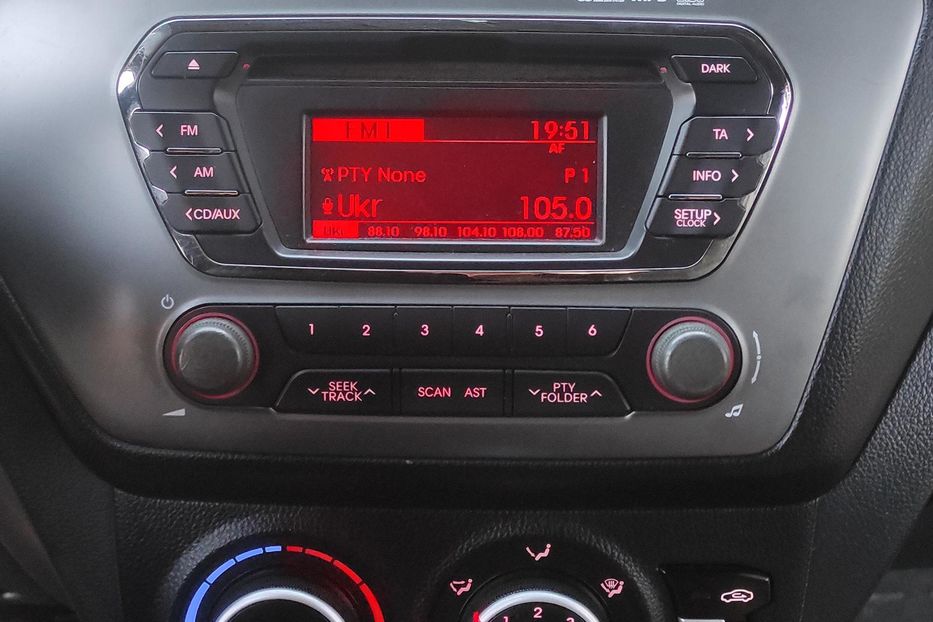 Продам Kia Rio 2013 года в г. Лебедин, Сумская область