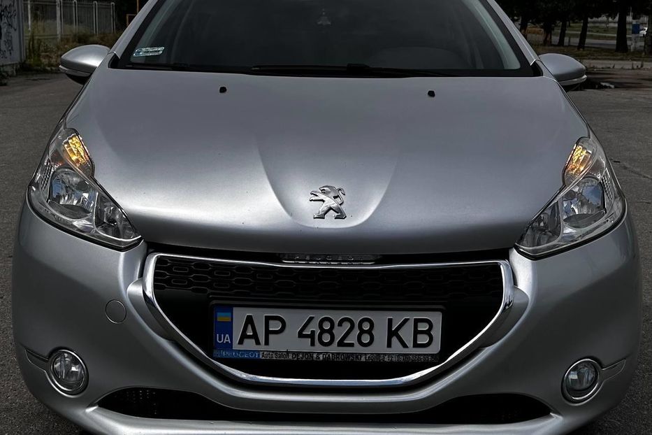 Продам Peugeot 208 2014 года в Запорожье