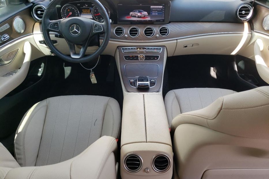 Продам Mercedes-Benz E-Class e 300 2018 года в Киеве