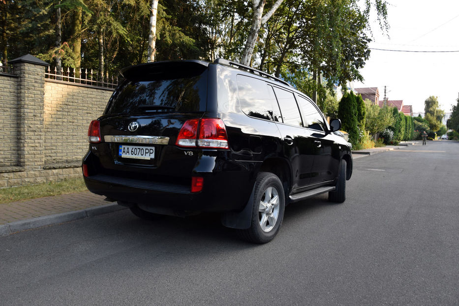 Продам Toyota Land Cruiser 200 VX 2007 года в Киеве