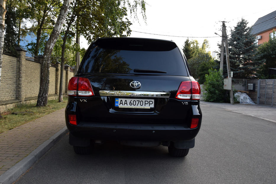 Продам Toyota Land Cruiser 200 VX 2007 года в Киеве