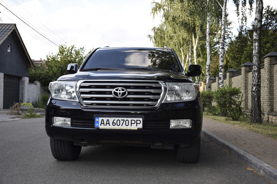 Продам Toyota Land Cruiser 200 VX 2007 года в Киеве