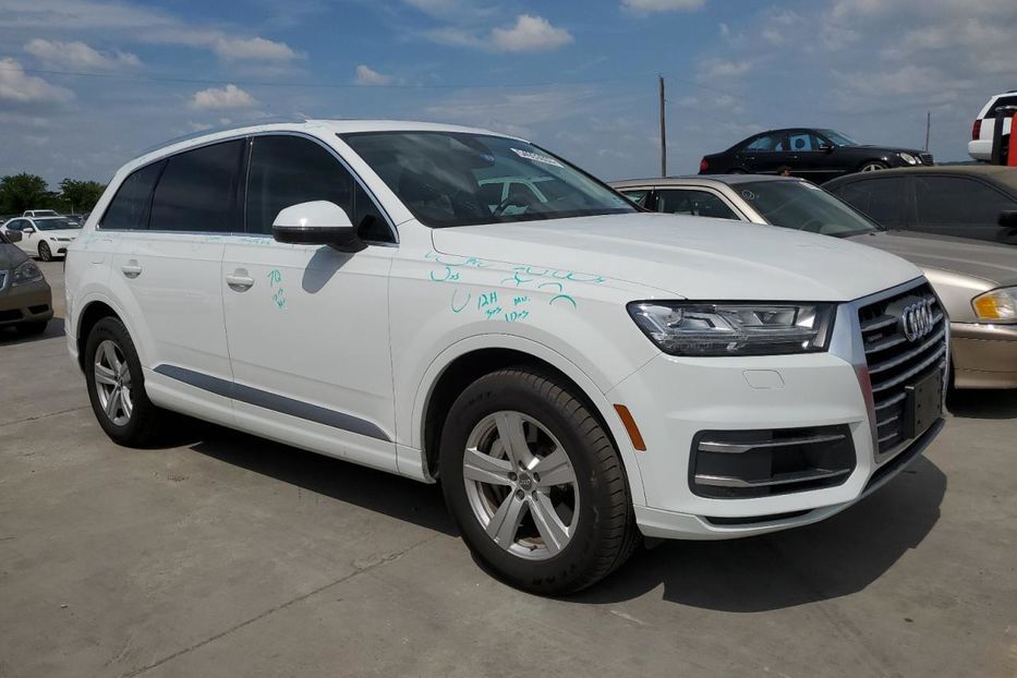 Продам Audi Q7 Premium Plus 2019 года в Луцке