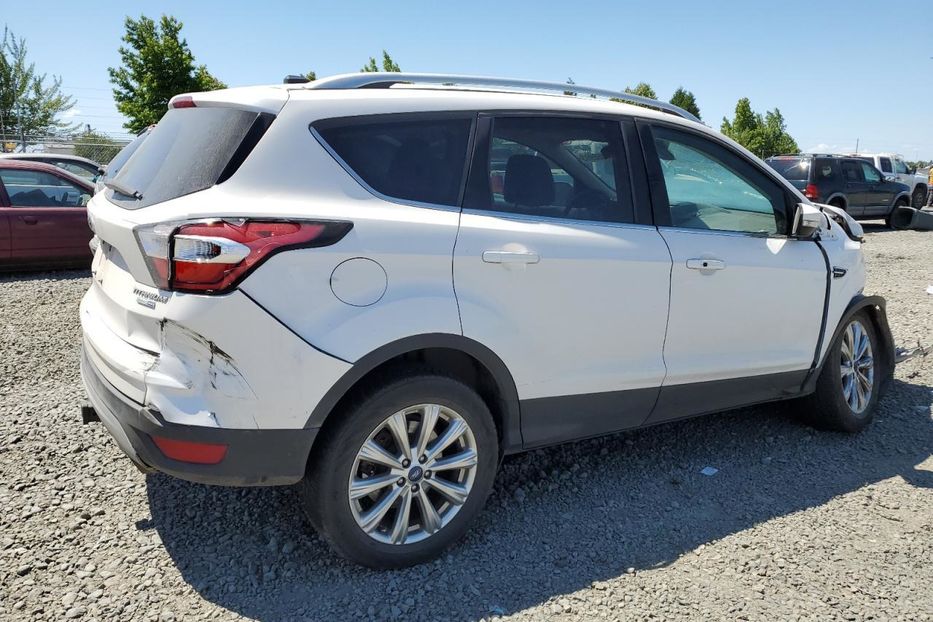 Продам Ford Escape Titanium 2017 года в Киеве