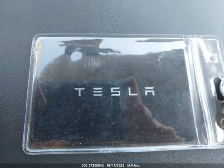 Продам Tesla Model Y Long Range 2022 года в Киеве