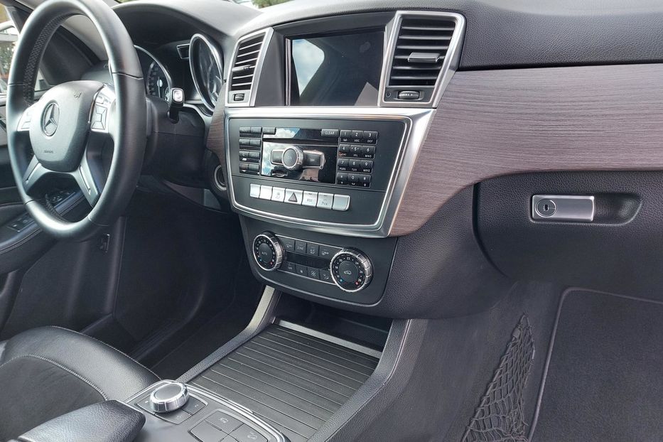 Продам Mercedes-Benz ML 350 Дизель  2013 года в Киеве