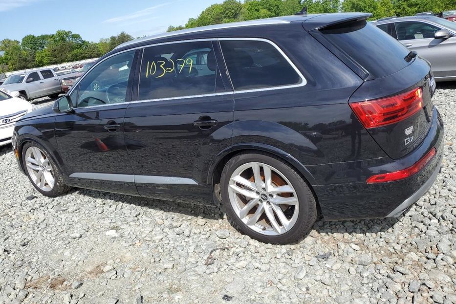 Продам Audi Q7 2017 года в Киеве