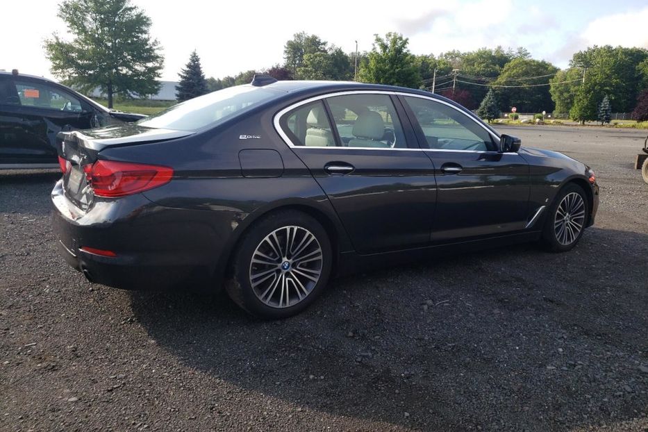 Продам BMW 530 XE 2018 года в Луцке