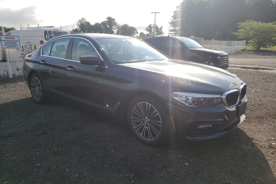 Продам BMW 530 XE 2018 года в Луцке