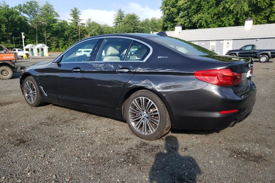 Продам BMW 530 XE 2018 года в Луцке