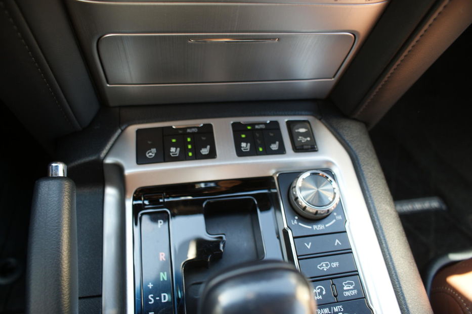 Продам Toyota Land Cruiser 200 Excalibur  2018 года в Одессе