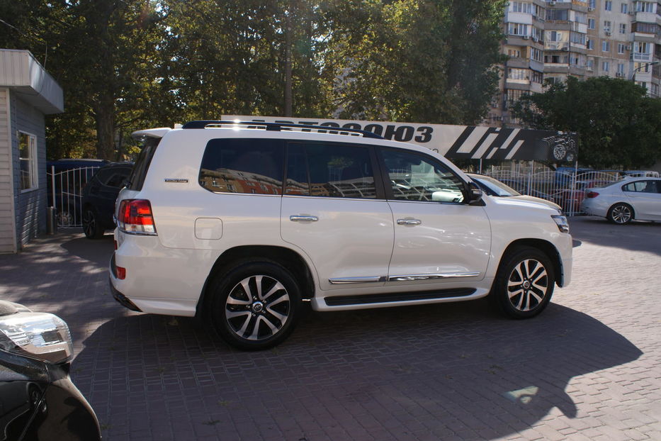 Продам Toyota Land Cruiser 200 Excalibur  2018 года в Одессе