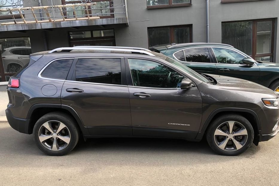 Продам Jeep Cherokee 2019 года в Киеве