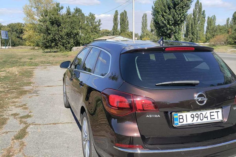Продам Opel Astra J 2014 года в г. Кременчуг, Полтавская область