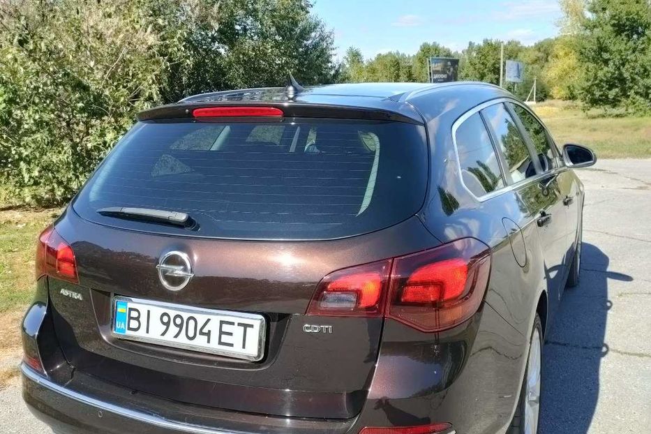 Продам Opel Astra J 2014 года в г. Кременчуг, Полтавская область