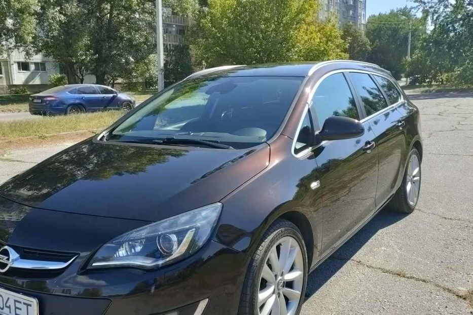 Продам Opel Astra J 2014 года в г. Кременчуг, Полтавская область