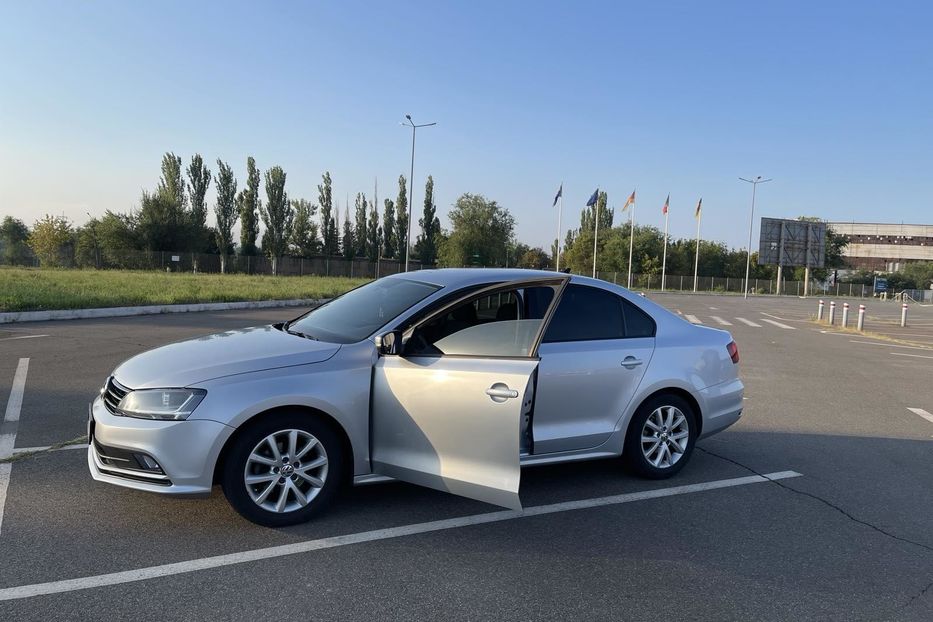 Продам Volkswagen Jetta 2015 года в г. Кривой Рог, Днепропетровская область