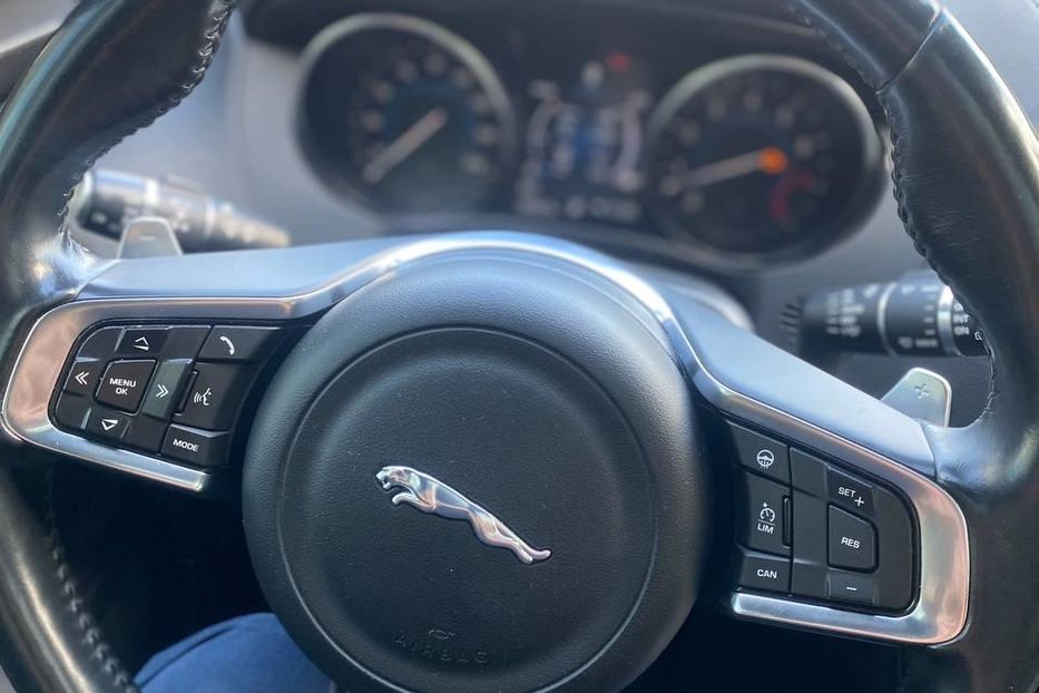 Продам Jaguar F-Pace 2017 года в Киеве