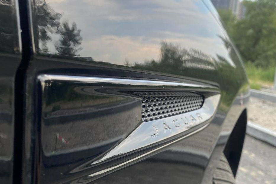 Продам Jaguar F-Pace 2017 года в Киеве