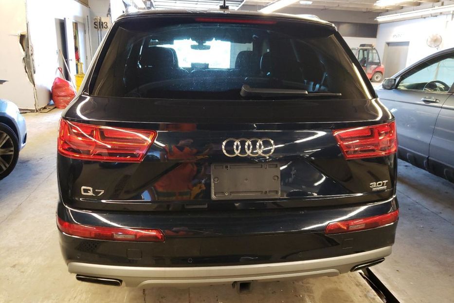 Продам Audi Q7 2017 года в Луцке