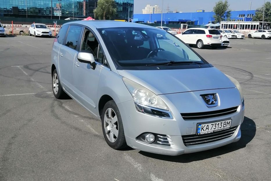 Продам Peugeot 5008 2010 года в Киеве