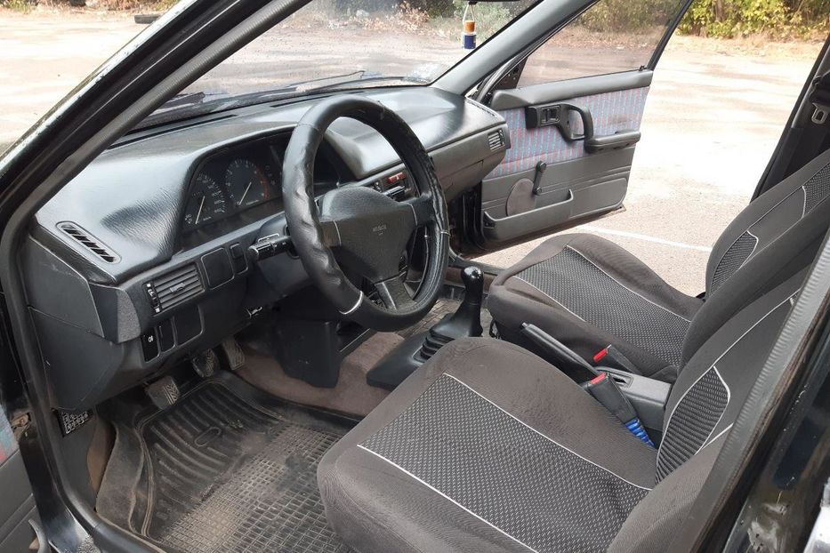 Продам Mazda 323 1993 года в г. Кривой Рог, Днепропетровская область