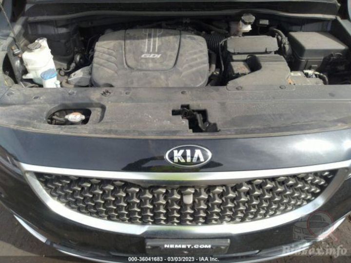 Продам Kia Sedona SX Limited 2017 года в Киеве