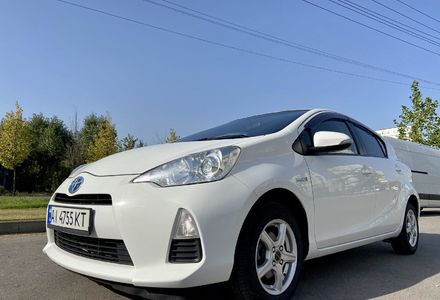 Продам Toyota Prius Aqua 2014 года в Киеве