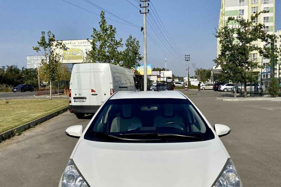 Продам Toyota Prius Aqua 2014 года в Киеве