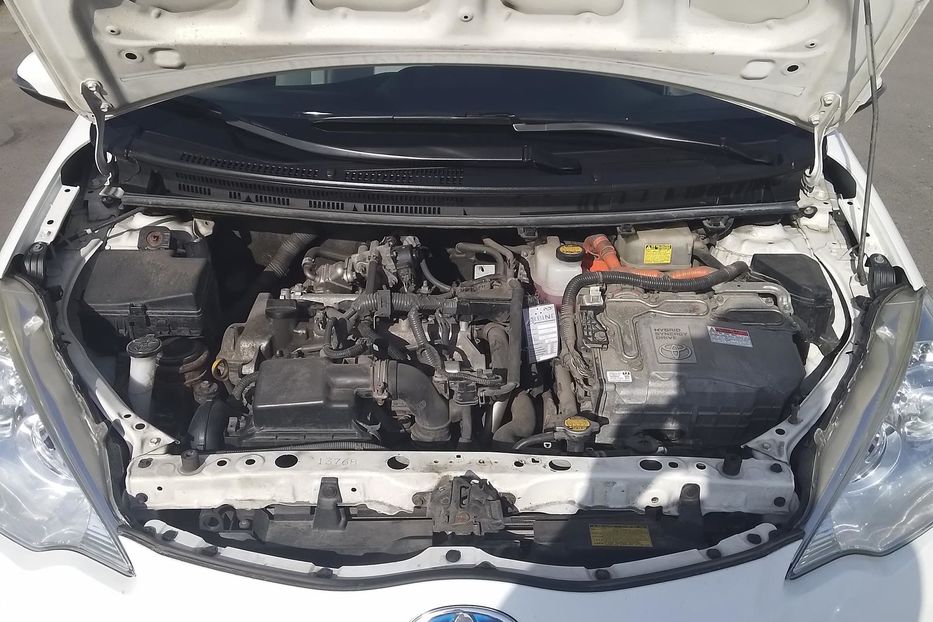 Продам Toyota Prius Aqua 2014 года в Киеве