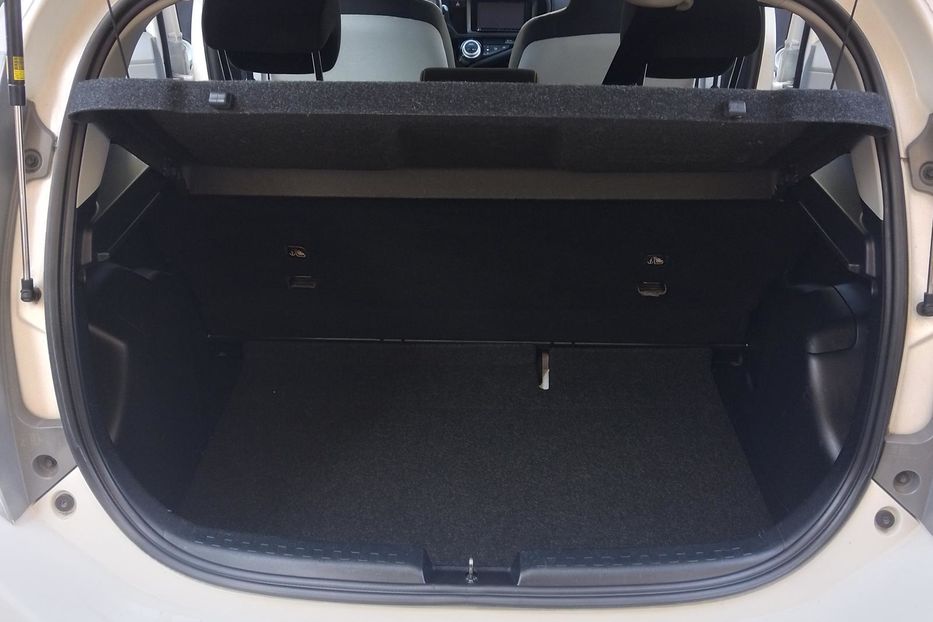 Продам Toyota Prius Aqua 2014 года в Киеве
