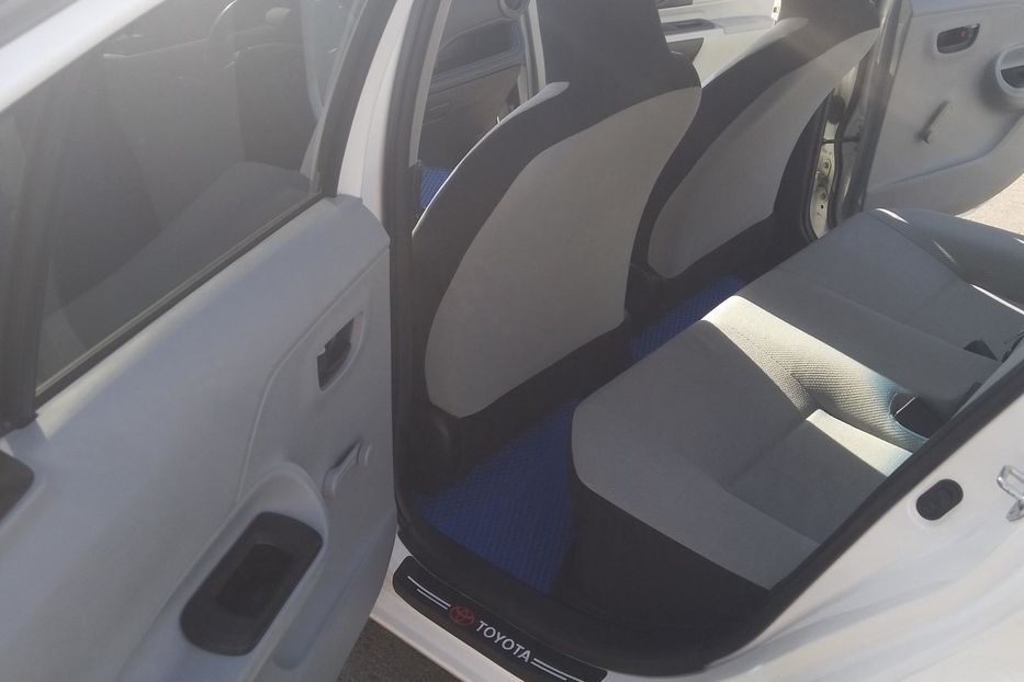 Продам Toyota Prius Aqua 2014 года в Киеве