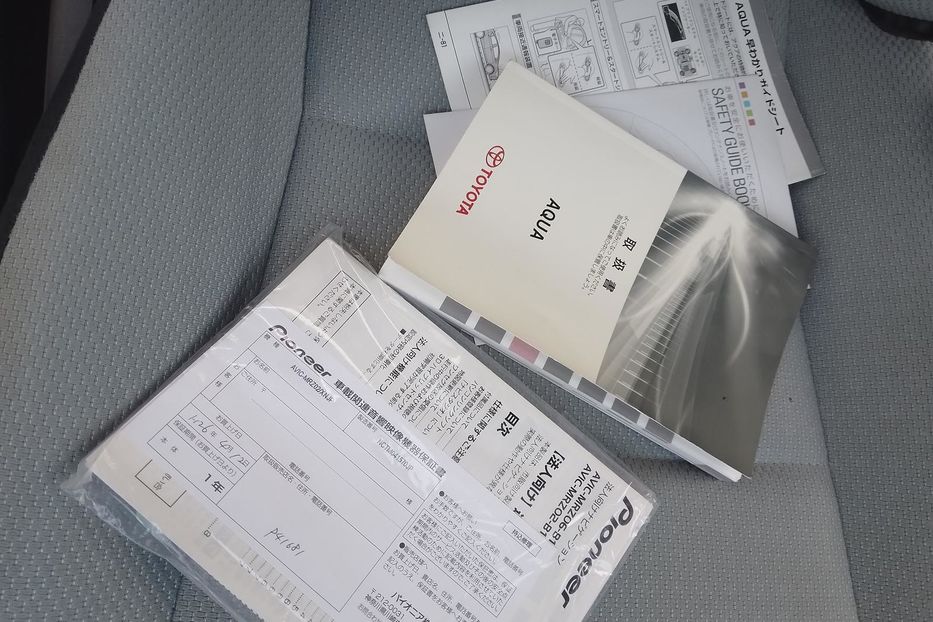 Продам Toyota Prius Aqua 2014 года в Киеве