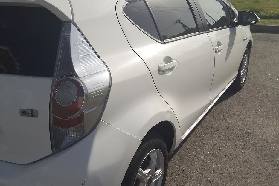 Продам Toyota Prius Aqua 2014 года в Киеве