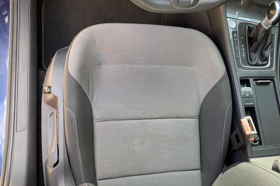 Продам Volkswagen e-Golf 2016 года в Виннице