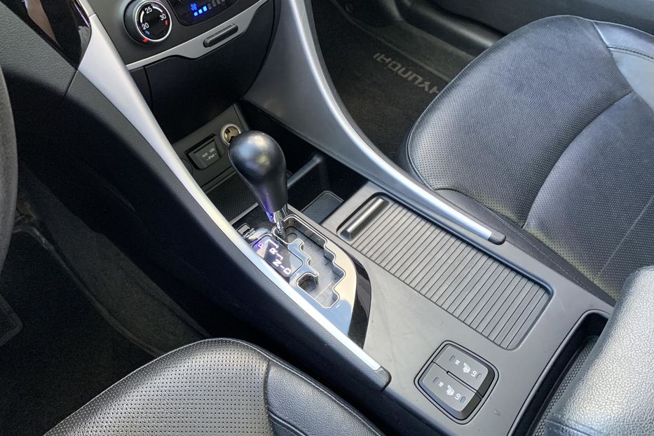 Продам Hyundai Sonata 2.4 AT PANORAMA ОФIЦIЙНИЙ 2012 года в Киеве