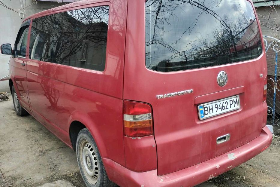 Продам Volkswagen T5 (Transporter) пасс. 2004 года в Одессе